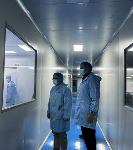 แขกเยี่ยมชมโรงงานที่นิทรรศการ MEDICA ในประเทศเยอรมนี สำรวจโอกาสใหม่ในตลาดการแพทย์ยุโรป